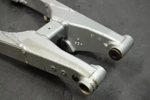 2000 YAMAHA 93-01 YZ80 2002 YZ85 OEM SWINGARM SWING ARM SUSPENSION 4ES-22110-01-