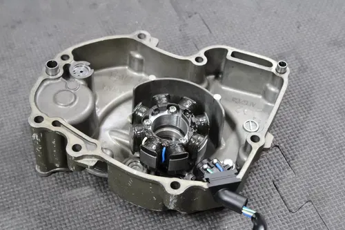 2005 HONDA CRF250R OEM STATOR MAGNETO GENERATOR ALTERNATOR COVER 31120-KRN-670