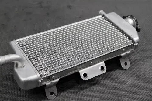 2008 YAMAHA 07-09 YZ450F OEM RIGHT ENGINE MOTOR COOLING COOLER RADIATOR