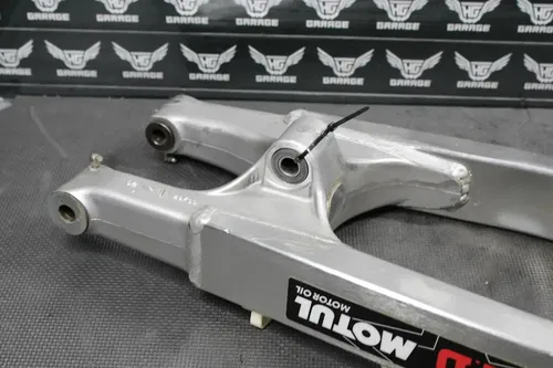 2003 KAWASAKI KLX400R OEM SWINGARM SWING ARM SUSPENSION 33001-S009