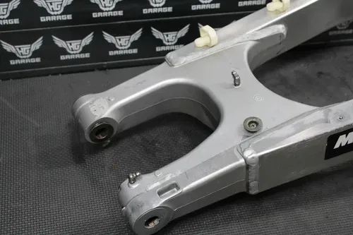 2003 KAWASAKI KLX400R OEM SWINGARM SWING ARM SUSPENSION 33001-S009
