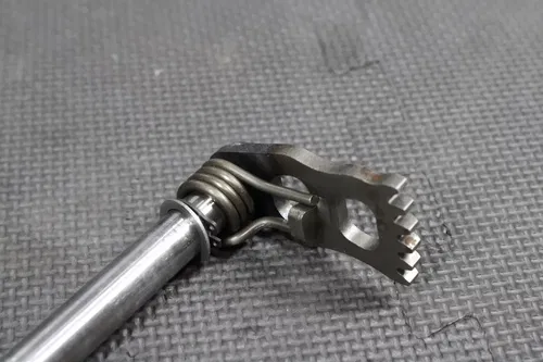 2001 SUZUKI RM125 OEM SHIFTER SHIFT SHAFT 25510-36F00