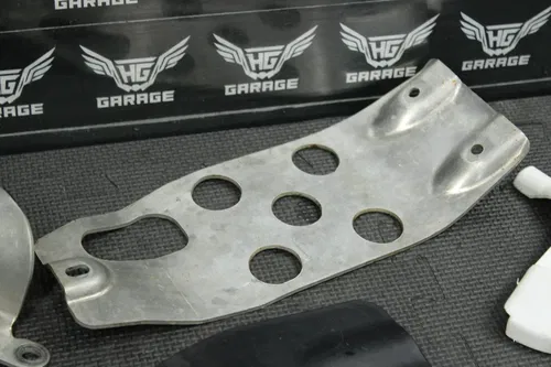 2004 YAMAHA 03-05 YZ450F OEM LOWER BOTTOM SKID PLATE GUARD ENGINE SHIELD