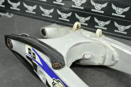 202 YAMAHA YZ125 OEM SWINGARM SWING ARM SUSPENSION 5NY-22110-00-00