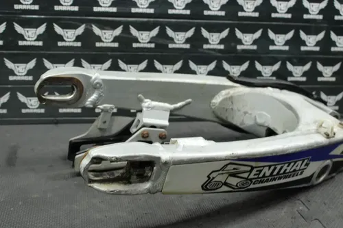 202 YAMAHA YZ125 OEM SWINGARM SWING ARM SUSPENSION 5NY-22110-00-00