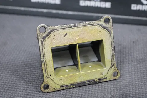 1996 SUZUKI RM125 OEM INTAKE REED BLOCK ASSEMBLY 13110-36E01