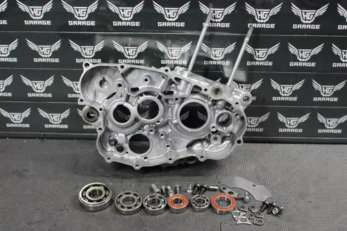 2009 HONDA CRF150R CRF150RB OEM RIGHT ENGINE MOTOR CRANKCASE CRANK CASE BLOCK