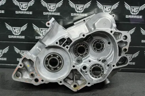 1998 SUZUKI RM80 OEM ENGINE MOTOR CRANKCASE CRANK CASES BLOCK READ DESC!