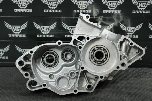 1998 SUZUKI RM80 OEM ENGINE MOTOR CRANKCASE CRANK CASES BLOCK READ DESC!