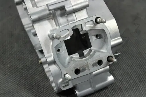 1998 SUZUKI RM80 OEM ENGINE MOTOR CRANKCASE CRANK CASES BLOCK READ DESC!
