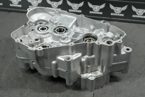 1998 SUZUKI RM80 OEM ENGINE MOTOR CRANKCASE CRANK CASES BLOCK READ DESC!