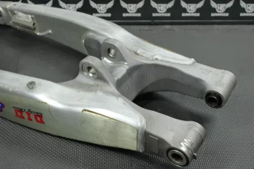 2009 09-11 YAMAHA YZ250F OEM SWINGARM SWING ARM SUSPENSION 17D-22110-00-00