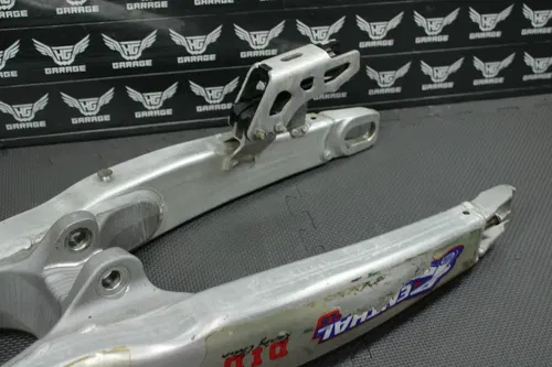 2009 09-11 YAMAHA YZ250F OEM SWINGARM SWING ARM SUSPENSION 17D-22110-00-00