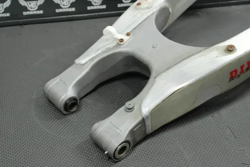 2009 09-11 YAMAHA YZ250F OEM SWINGARM SWING ARM SUSPENSION 17D-22110-00-00