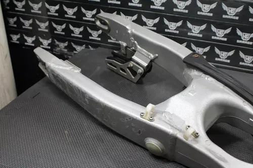 1999 YAMAHA YZ250 OEM SWINGARM SWING ARM SUSPENSION NICE! 5MV-22110-00-00