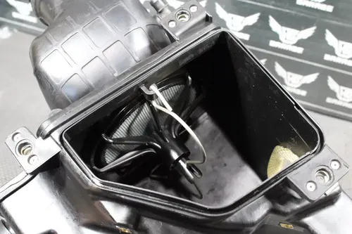 2007 SUZUKI DRZ400S OEM AIRBOX CASE INTAKE ASSEMBLY NICE!