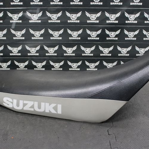 2000 SUZUKI 96-00 RM125 RM250 OEM SEAT SADDLE CUSHION ASSEMBLY 45100-37E30-N6M