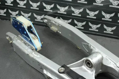 2004 KAWASAKI 03-05 KDX200 03-04 KDX220R OEM SWINGARM SWING ARM SUSPENSION