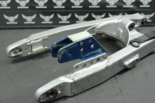 2004 KAWASAKI 03-05 KDX200 03-04 KDX220R OEM SWINGARM SWING ARM SUSPENSION