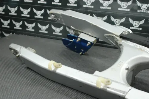 2004 KAWASAKI 03-05 KDX200 03-04 KDX220R OEM SWINGARM SWING ARM SUSPENSION