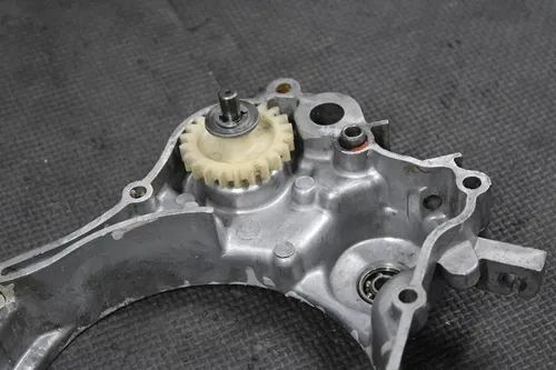 1989 89-93 YAMAHA YZ125 OEM ENGINE MOTOR INNER CLUTCH COVER 3JD-15431-00-00
