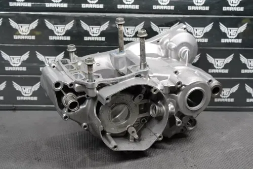2000 SUZUKI RM250 OEM LEFT RIGHT ENGINE MOTOR CRANKCASE CRANK CASES BLOCK