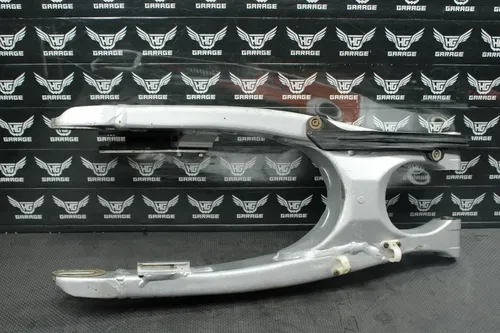2002 YAMAHA WR426F OEM SWINGARM SWING ARM SUSPENSION PIVOT ARM 5NY-22110-00-00