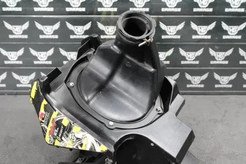 2007 SUZUKI RMZ450 RMZ450Z OEM AIRBOX INTAKE AIR CLEANER CASE 13700-35G30