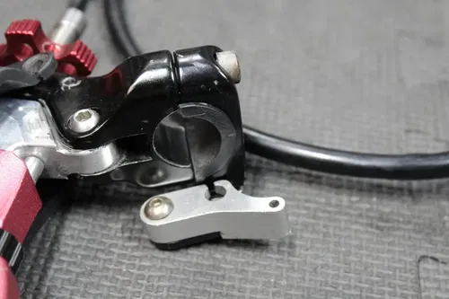 2005 HONDA CRF250R ASV CLUTCH LEVER PERCH MOUNT CABLE  22870-KRN-000