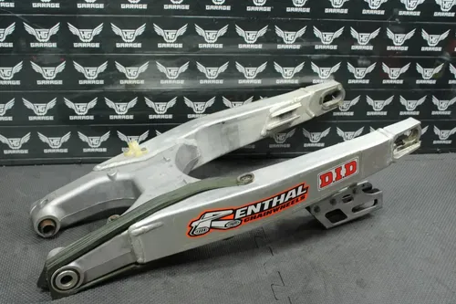 2004 HONDA CRF250R OEM SWINGARM SWING ARM SUSPENSION 52200-KSK-000 MINT!