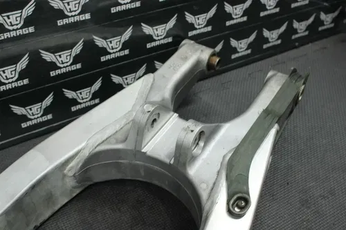 2004 HONDA CRF250R OEM SWINGARM SWING ARM SUSPENSION 52200-KSK-000 MINT!