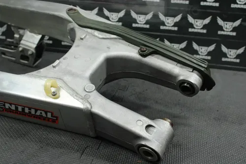 2004 HONDA CRF250R OEM SWINGARM SWING ARM SUSPENSION 52200-KSK-000 MINT!