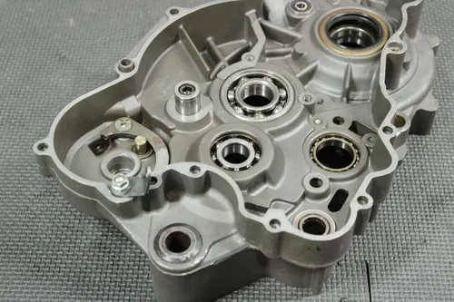 1995 KTM 300 EXC OEM RIGHT ENGINE MOTOR CRANKCASE CRANK CASES BLOCK 54630000644/