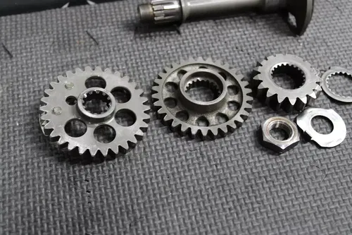 2004 YAMAHA YZ250F OEM TIMING CHAIN CRANKSHAFT COUNTER BALANCER BALANCE SHAFT