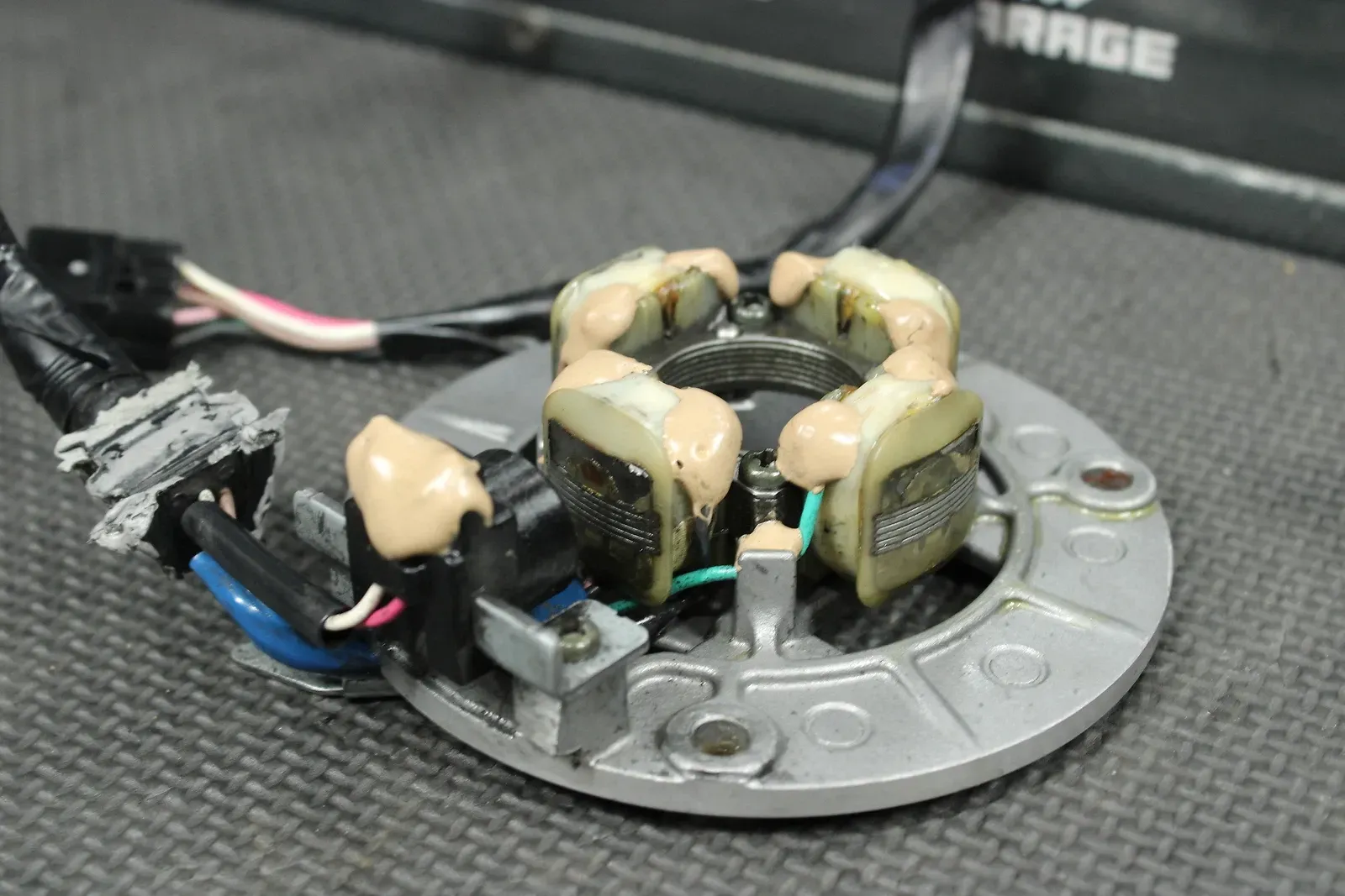 2004 YAMAHA 03-05 YZ450F STATOR MAGNETO ROTOR FLYWHEEL 17D-85550-10-00