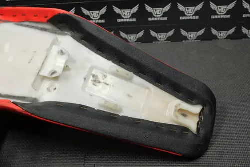 2006 HONDA CRF250R OEM SEAT SADDLE 77100-KRN-A01