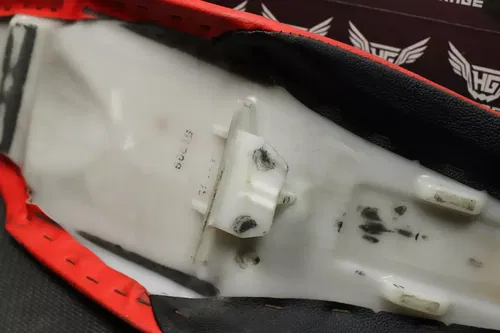 2006 HONDA CRF250R OEM SEAT SADDLE 77100-KRN-A01
