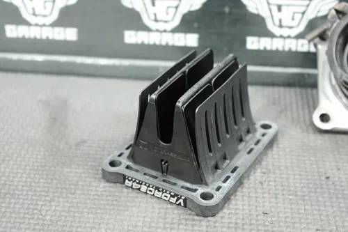 1999 HONDA CR125R VFORCE 4R INTAKE REED BLOCK ASSEMBLY 14100-KZ4-J11 16221-KZ4-A