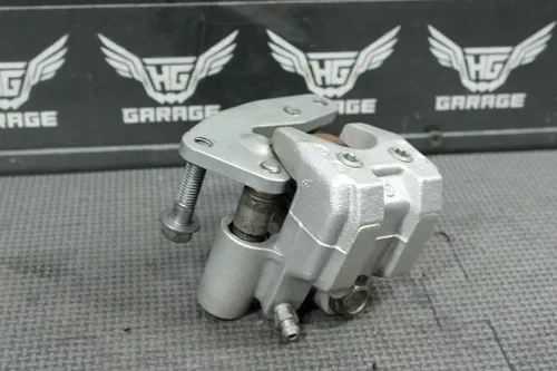 2000 HONDA CR80R CR80RB OEM FRONT BRAKE CALIPER PISTON MOUNT 45150-GS2-305
