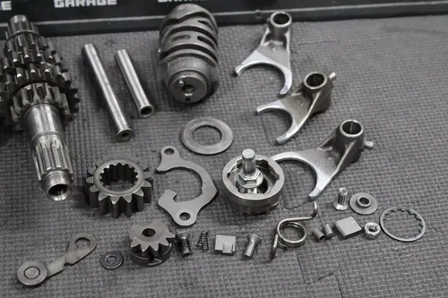 2005 SUZUKI 04-06 RMZ250 ENGINE TRANSMISSION TRANNY ASSEMBLY GEARS
