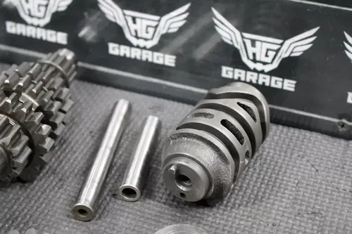 2005 SUZUKI 04-06 RMZ250 ENGINE TRANSMISSION TRANNY ASSEMBLY GEARS