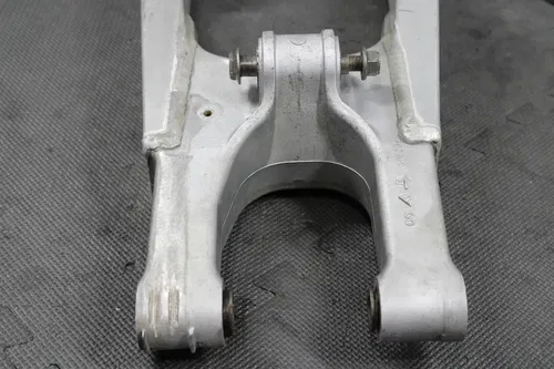 2001 SUZUKI RM125 RM250 K1 OEM SWINGARM SWING ARM SUSPENSION 61000-37E20