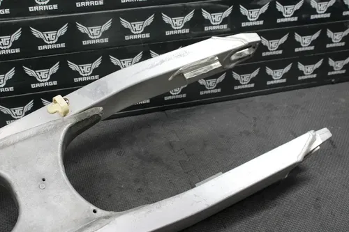 2001 SUZUKI RM125 RM250 K1 OEM SWINGARM SWING ARM SUSPENSION 61000-37E20