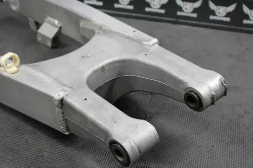 2001 SUZUKI RM125 RM250 K1 OEM SWINGARM SWING ARM SUSPENSION 61000-37E20