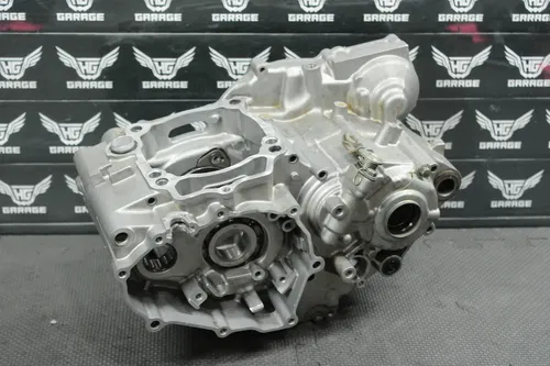 2005 YAMAHA YZ450F OEM LEFT RIGHT ENGINE MOTOR CRANKCASE CRANK CASES BLOCK