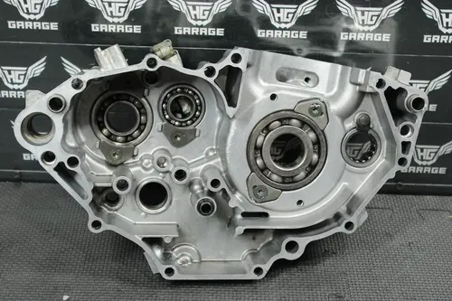 2005 YAMAHA YZ450F OEM LEFT RIGHT ENGINE MOTOR CRANKCASE CRANK CASES BLOCK