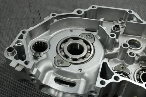 2005 YAMAHA YZ450F OEM LEFT RIGHT ENGINE MOTOR CRANKCASE CRANK CASES BLOCK