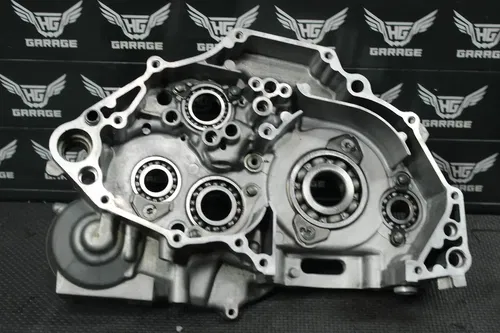 2005 YAMAHA YZ450F OEM LEFT RIGHT ENGINE MOTOR CRANKCASE CRANK CASES BLOCK
