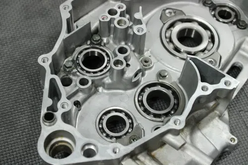 2005 YAMAHA YZ450F OEM LEFT RIGHT ENGINE MOTOR CRANKCASE CRANK CASES BLOCK