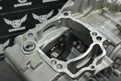 2005 YAMAHA YZ450F OEM LEFT RIGHT ENGINE MOTOR CRANKCASE CRANK CASES BLOCK
